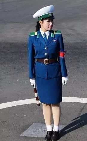 朝鲜女交警pk越南女交警