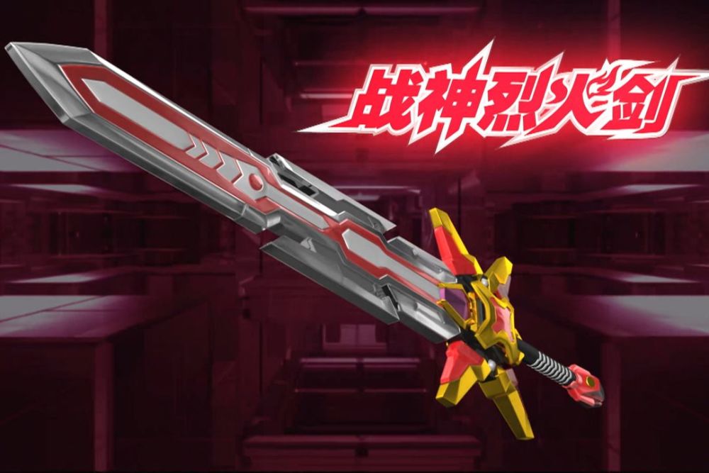 第一帝皇战戟帝皇战戟是帝皇铠甲的终极武器,也是一把组合武器,通过