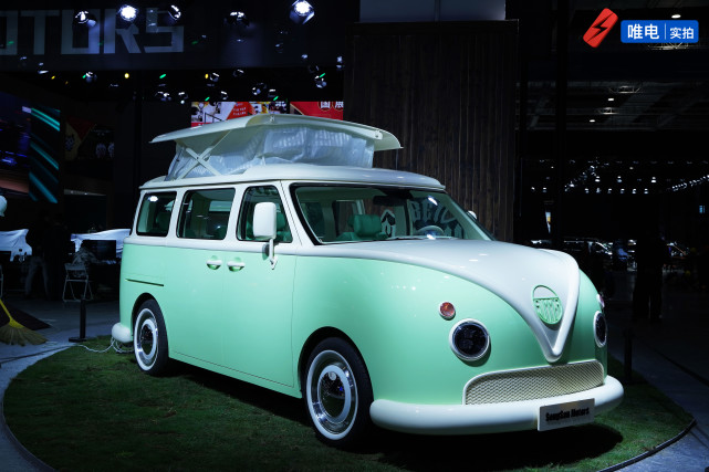 经典复古松散ss summer多功能车实拍,自带房车拖挂,搭载插混动力