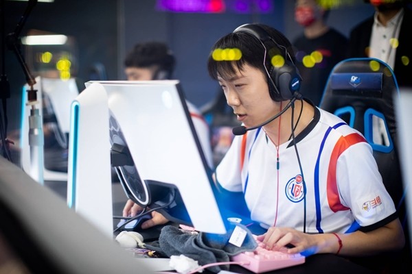 【火力战将】mino"真命武器"发挥,欧欧慢热立功!