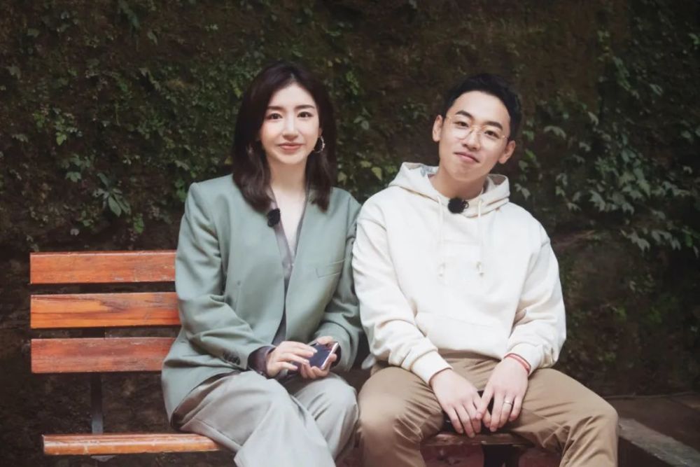 《妻子5》先导片播出时,周捷邹凯这对运动员夫妻首度亮相综艺节目的