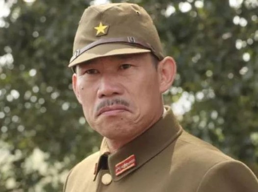 还把最后黑岛森田被孙德胜独臂仍然奋勇杀敌所震撼得表情也演绎的很好