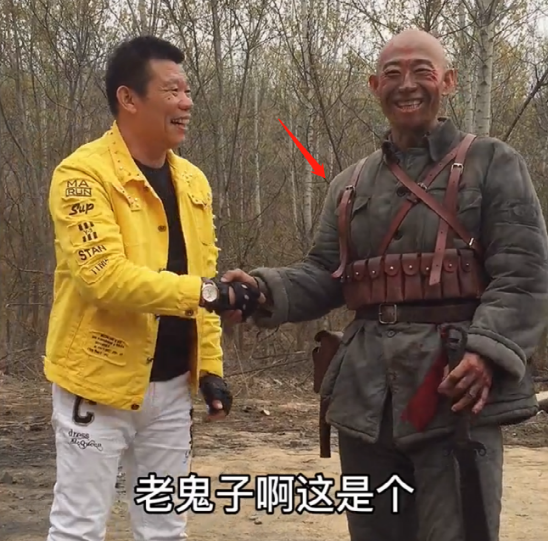 从视频里看,江水现在的状态总体很年轻,和剧中的孙德胜相比更有一种