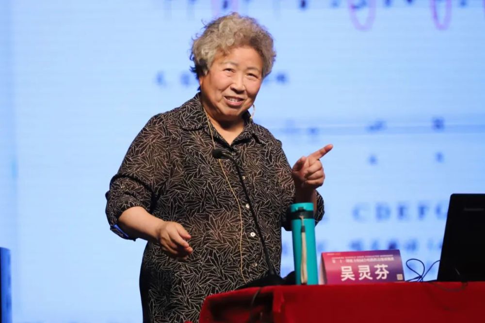 因为信仰合唱指挥家吴灵芬教授倾情指导并示范排练