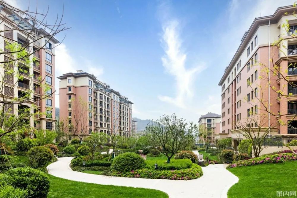 2015年底,美浓小镇因资金缺口陷入停工状态.