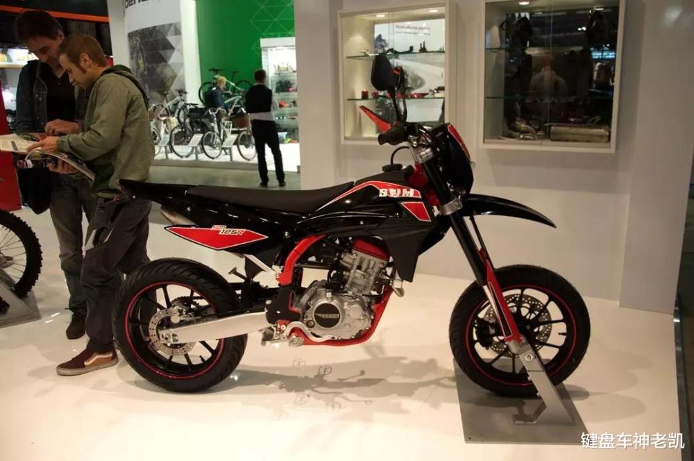 鑫源swm新车曝光,150cc水冷动力,公路越野两用可上牌_腾讯新闻