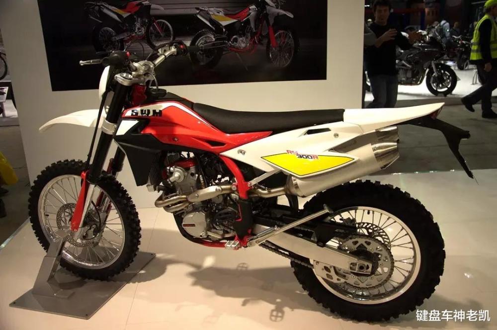 鑫源swm新车曝光,150cc水冷动力,公路越野两用可上牌_腾讯新闻