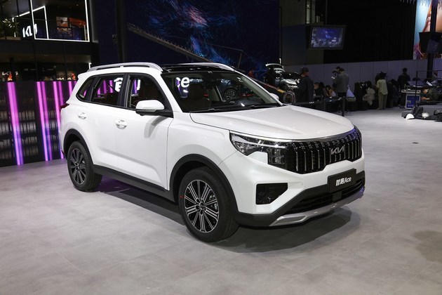 2021上海车展实拍更年轻的起亚智跑ace