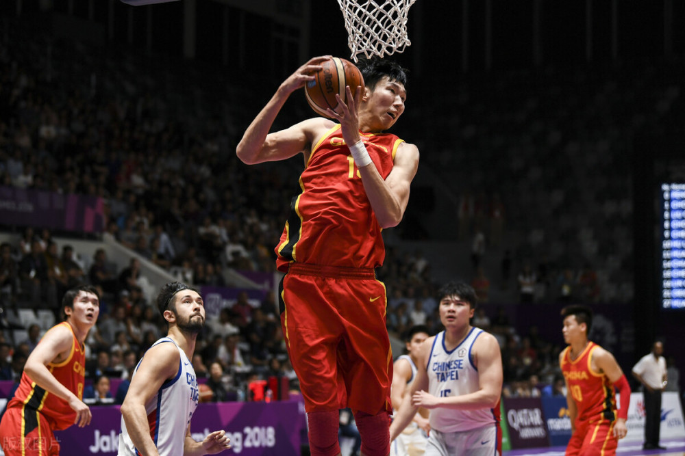 老球迷：CBA新疆男篮的核心周琦，为何无法在NBA立足？