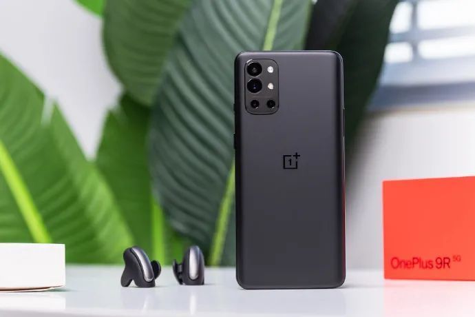 再次进军中档机型 一加9r双色高清图赏 骁龙870 120hz屏是亮点