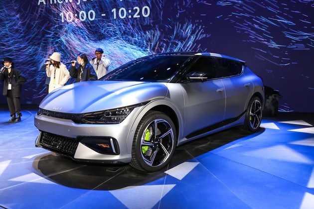 2021上海車展實拍電動化的開路先鋒起亞ev6