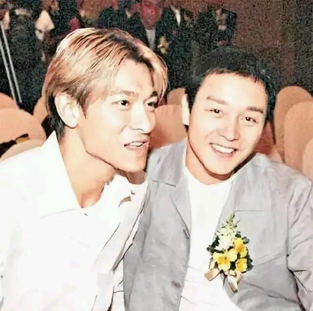 张国荣去世前曾打电话给刘德华,刘德华未接,连张国荣葬礼也没来_腾讯