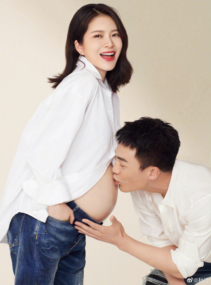 恭喜39岁杜淳喜得千金亲自单手提娃全程小心翼翼太贴心