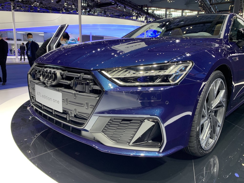 2021上海车展实拍:上汽奥迪a7l正式亮相_腾讯新闻