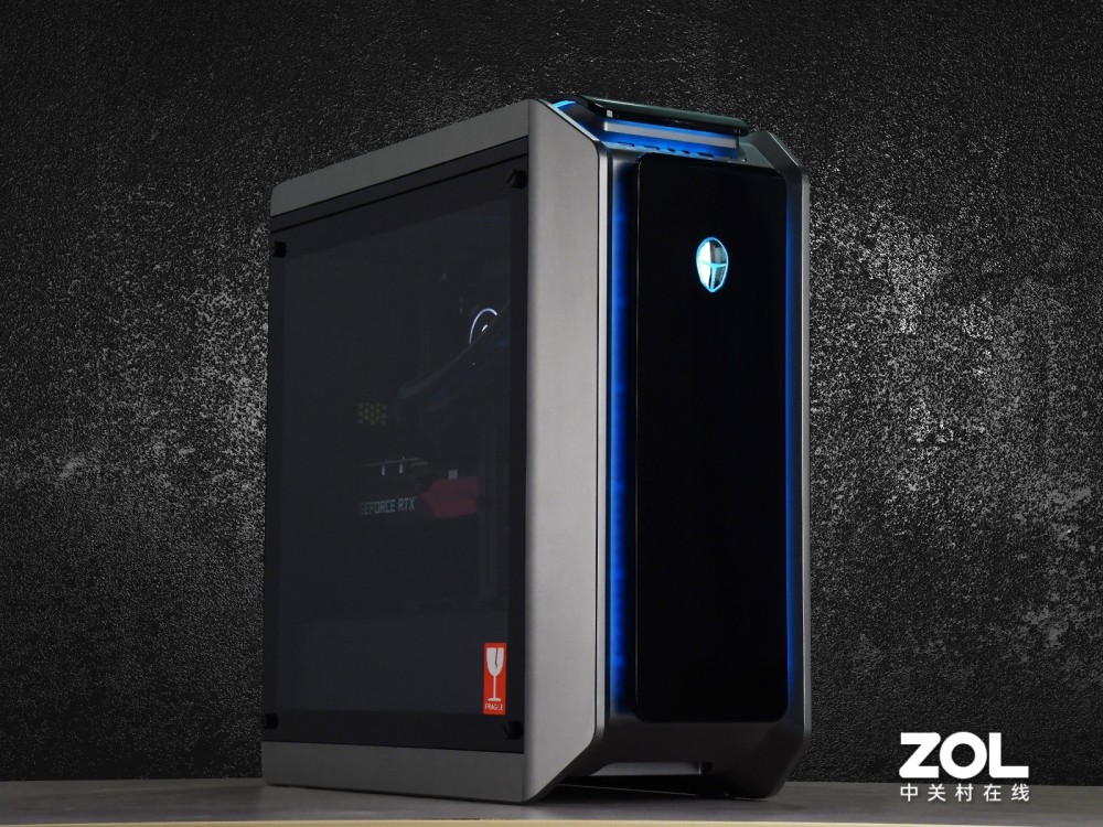 台式机上还有无线充电面板四代雷神黑武士图赏