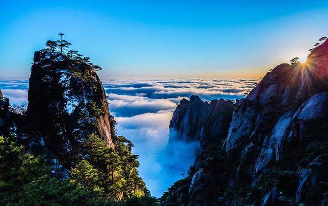 上饶著名的旅游景点有三清山,婺源,江湾,龟峰,文公山,上饶集中营旧址