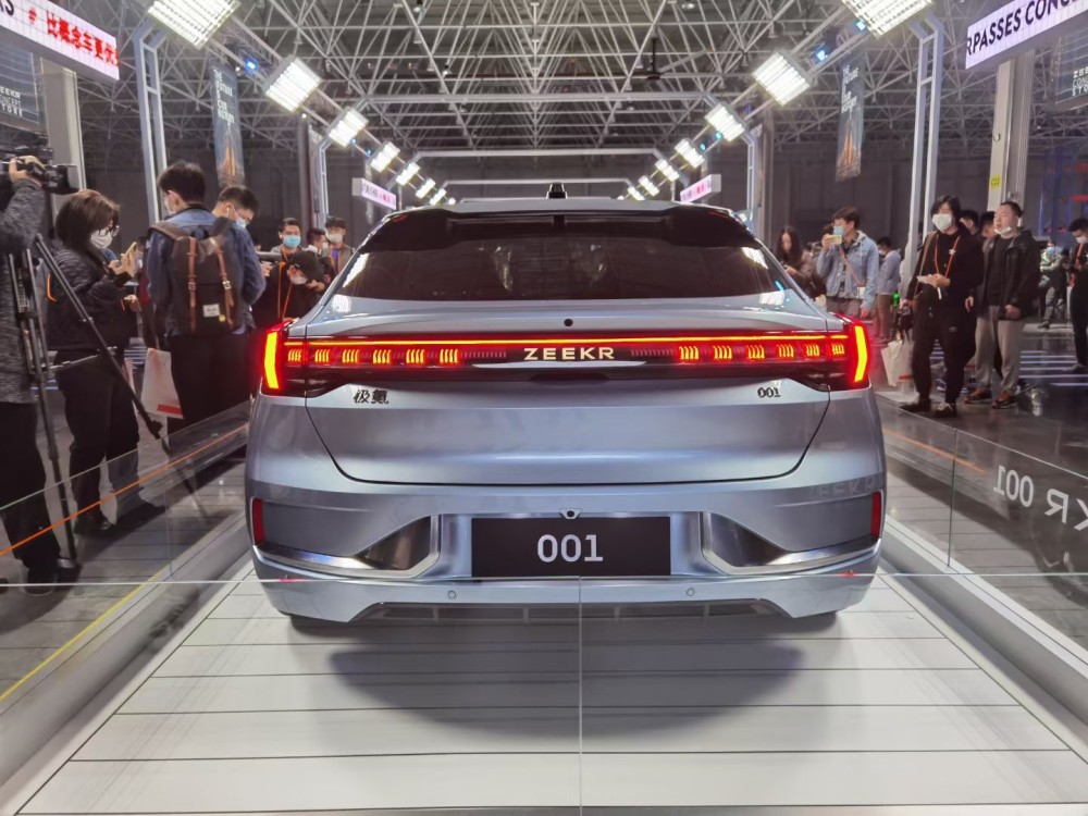 领克概念车量产后改叫极氪001最大续航712km281万起售