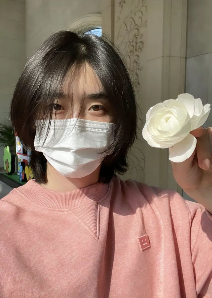 除此之外,还有杨紫和演过天空之城的金保罗,现在都是windy头,可以看得