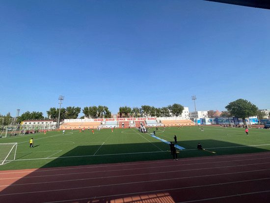 社区杯八人制足球赛东城区预选赛在天坛体育活动中心足球场进行决赛