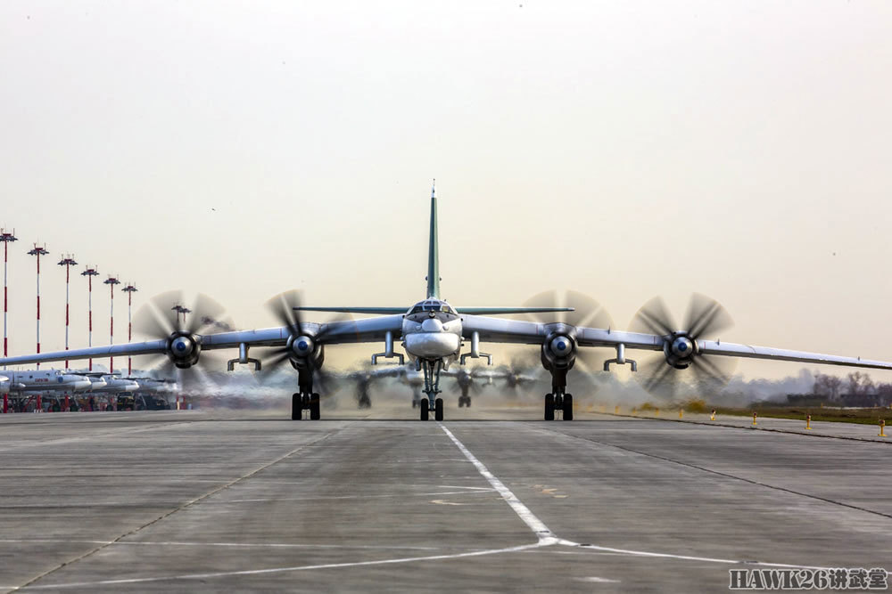 俄羅斯空天軍戰略轟炸機部隊發射巡航導彈 伊爾-78加油機提供保障