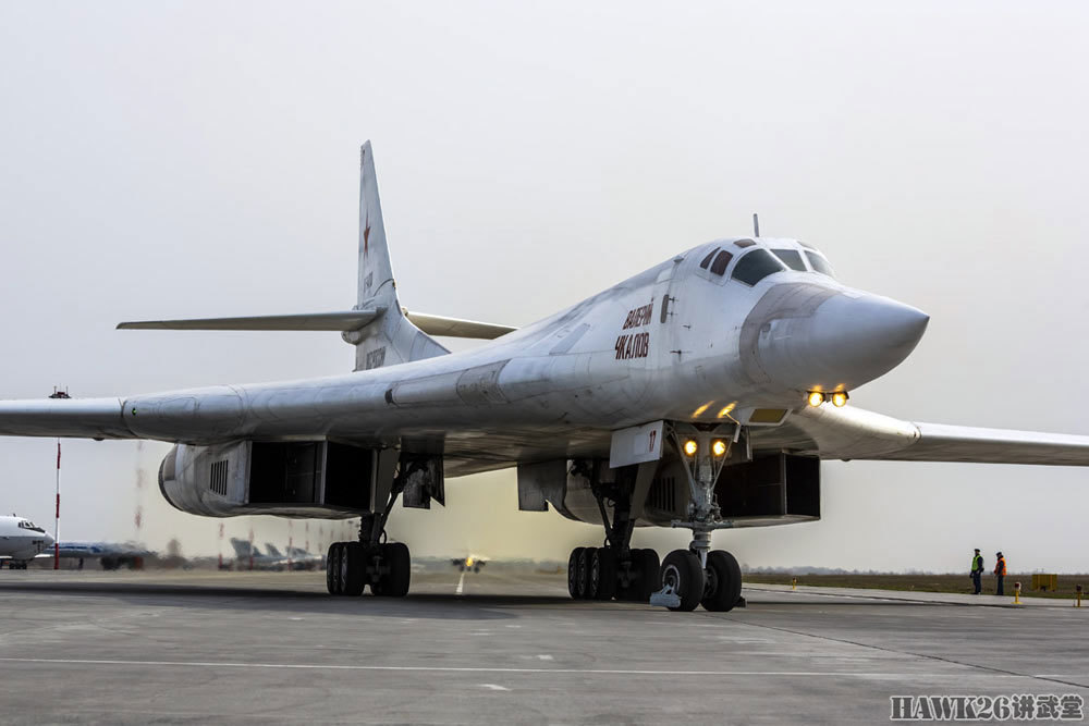 俄羅斯空天軍戰略轟炸機部隊發射巡航導彈 伊爾-78加油機提供保障