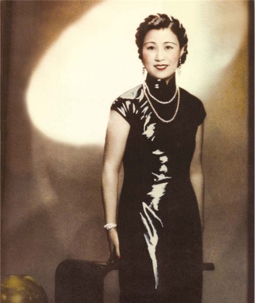 她曾是复旦校花,送走2位才华横溢丈夫,爱吃肉不锻炼,活到112岁|严幼韵