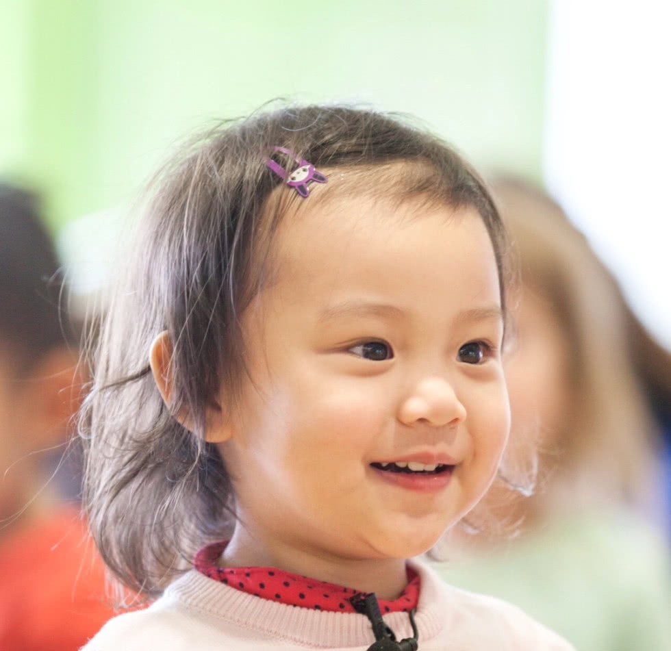 8岁甜馨走秀台风超强不怯场李小璐全程陪同这是准备进军娱乐圈吗