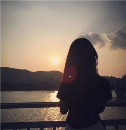 那些感受,我们都曾是否感同身受——伤感文案