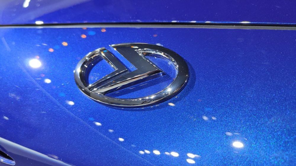 上海车展:华为深度配合研发的赛力斯sf5华为版面世