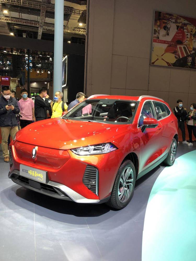 上海车展欧拉大猫正式发布双电机四驱将于年内交付