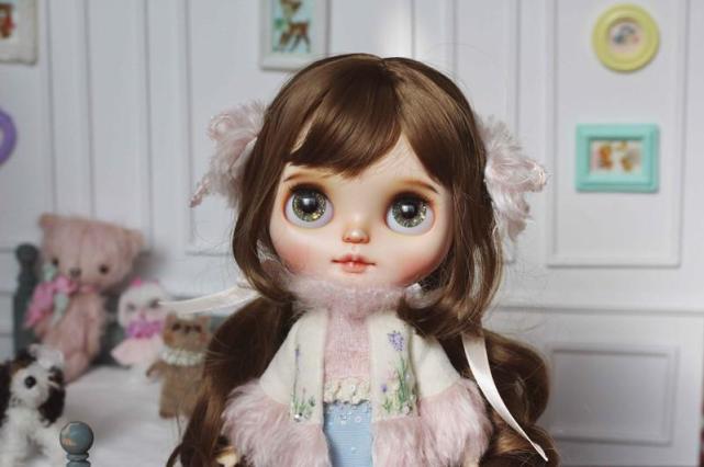 人偶娃娃售价52万元定制服装可达千元购买者需提前预约抢购