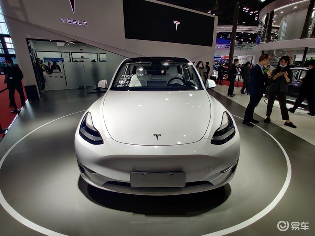 2021上海车展搭载白色内饰中国制造modely亮相