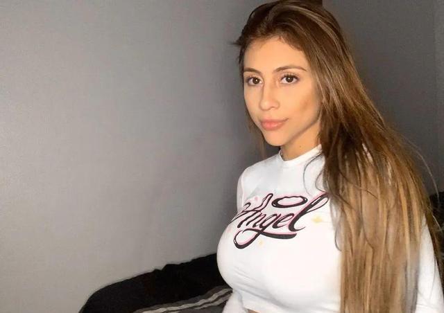 众所皆知,球哥有个年轻貌美的女友叫做加西亚,球哥