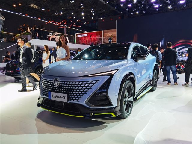 2021上海车展:长安uni-t运动版首亮相 玩个性真不输思域