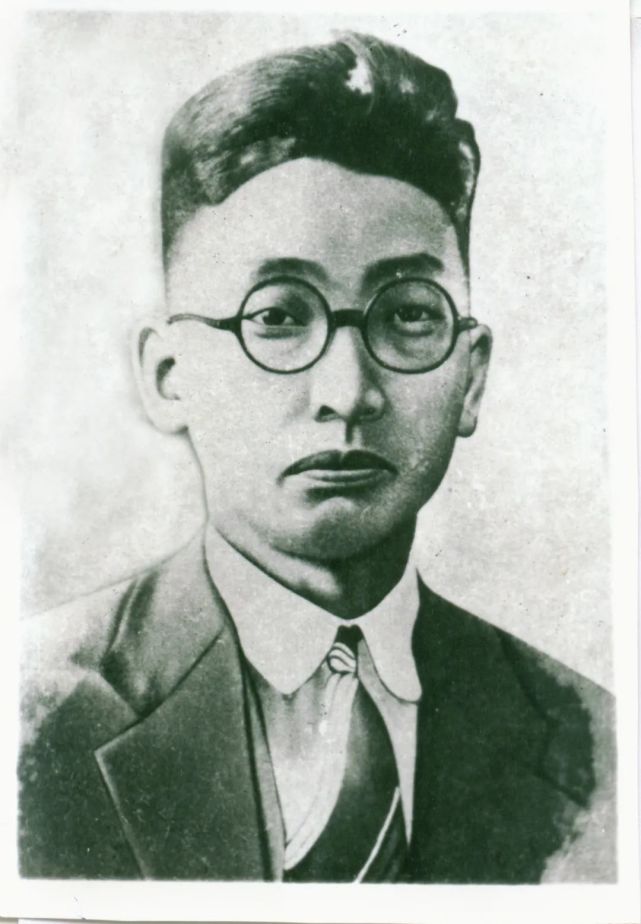 这是雨花英烈冷少农写给幼子苍儿的信,希望你猛进!"苍儿!