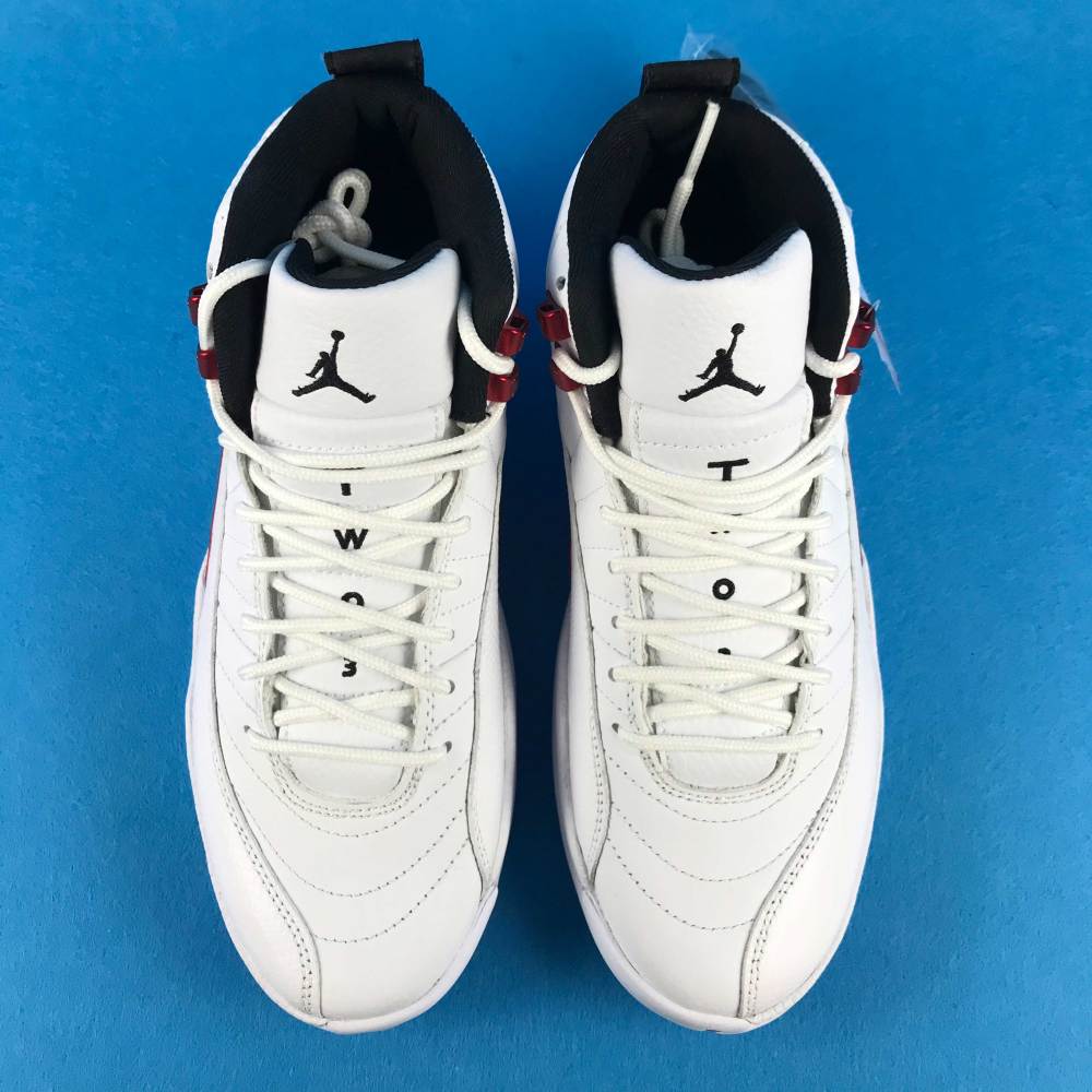 aj12 金属白 火焰红air jordan 12"twist"乔丹_腾讯新闻