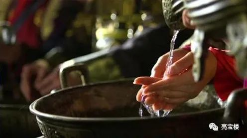 云赏亮宝楼丨凡祼事沃盥蟠夔纹匜双耳盘