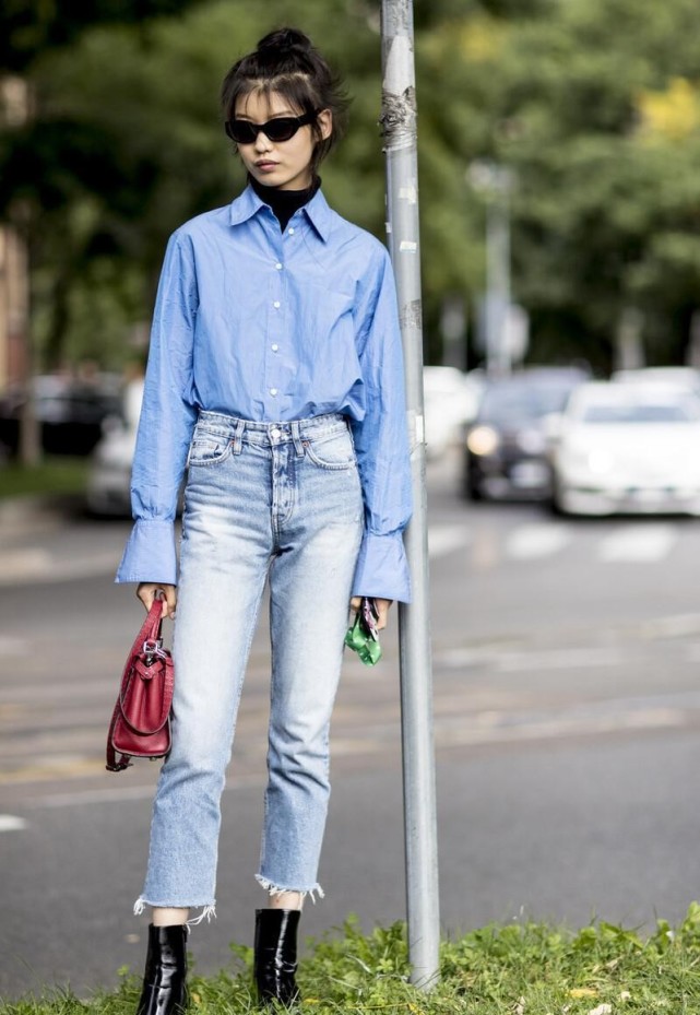 职场女性别老穿白衬衫了,蓝色衬衫你值得拥有,这么搭配还挺好看