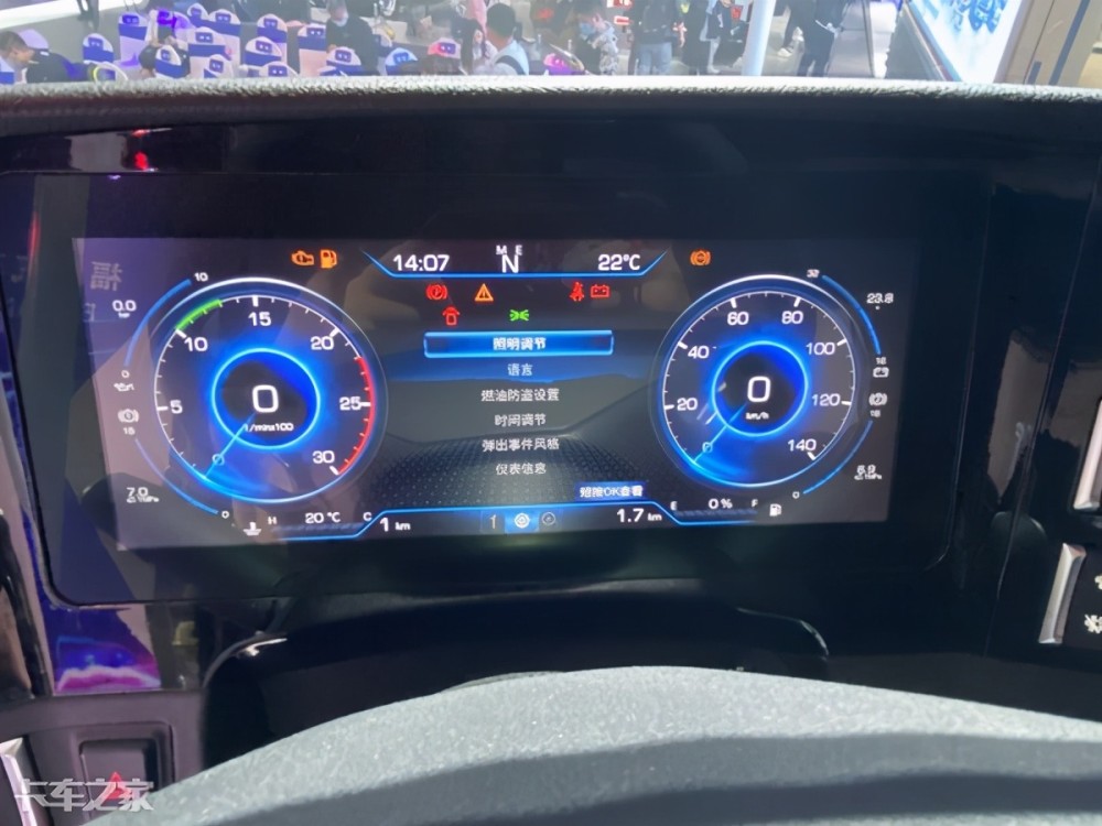 580马力amt高科技配置超多欧曼银河牵引车亮相上海车展