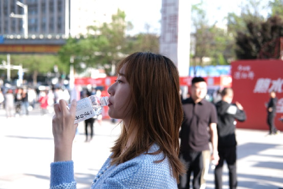 今麦郎凉白开为健康增光添彩