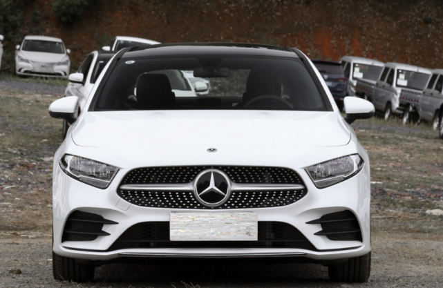 轴距近28米已经不足19万带你看最便宜的奔驰奔驰a级