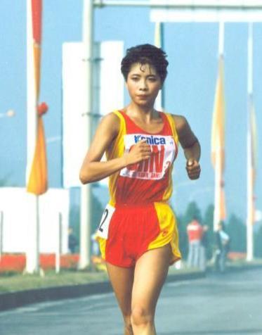 铜牌,此后辽宁另一名将陈跃玲在巴塞罗那奥运会以44分32秒夺得金牌