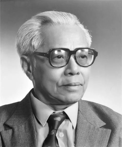 著名数学家陆启铿院士自强不息勤耕不辍