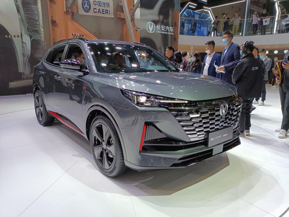 2021上海车展直击全新cs55plus亮相颜值尺寸双双升级