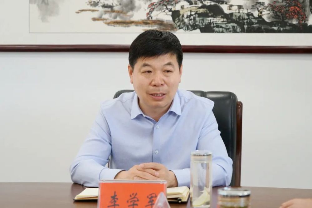 抓好村委换届选举工作区委书记李学军召开会议专题调度