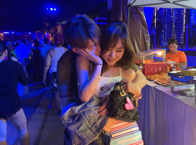 项思醒事件再次升级陈某鹏杜某佳相继现身某网红男友呼之欲出