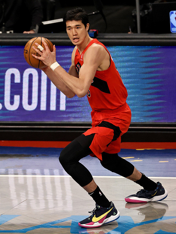 官宣渡边雄太正式转正成为猛龙重要轮换周琦顺位比他高