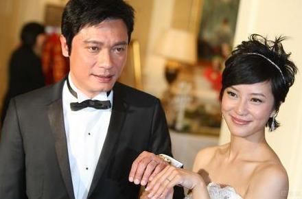 蘇巖和羅嘉良結婚12年兩人都曾有過婚姻所以很珍惜這段婚姻