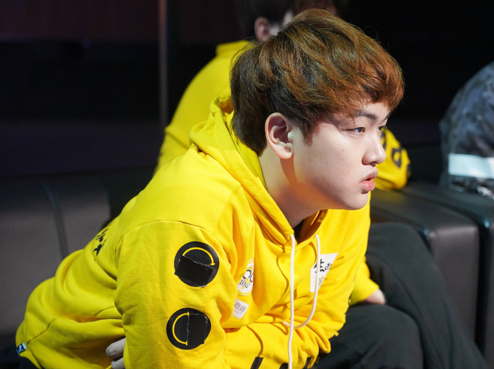 林教练说到做到qghappy训练赛小胖已被换下刺痛重新上场