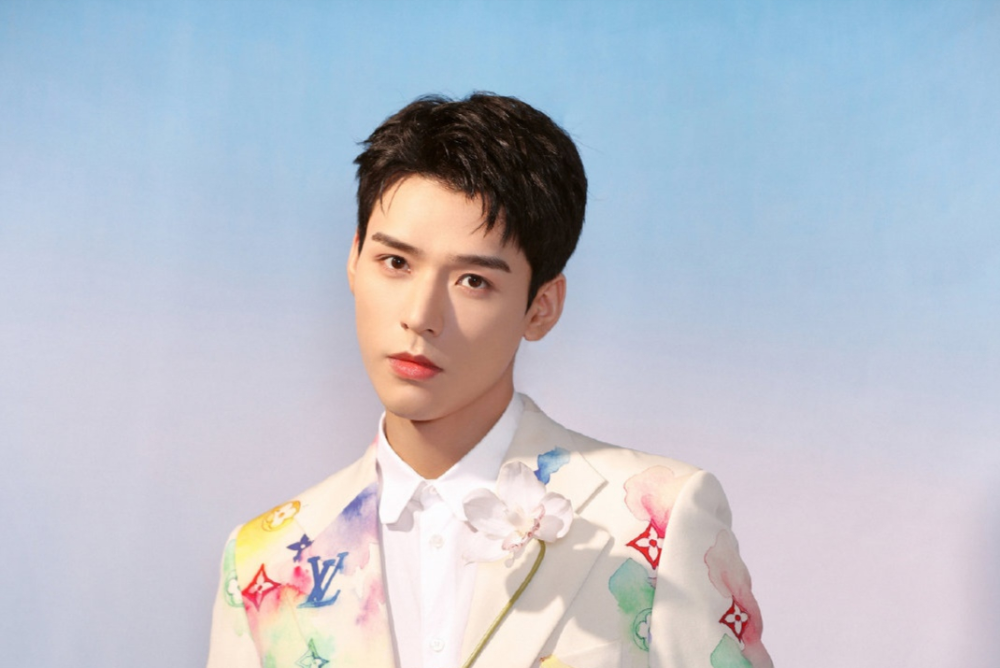 男星人气榜前三 肖战登榜一 龚俊紧随其后 第三名男星让人意外 腾讯新闻